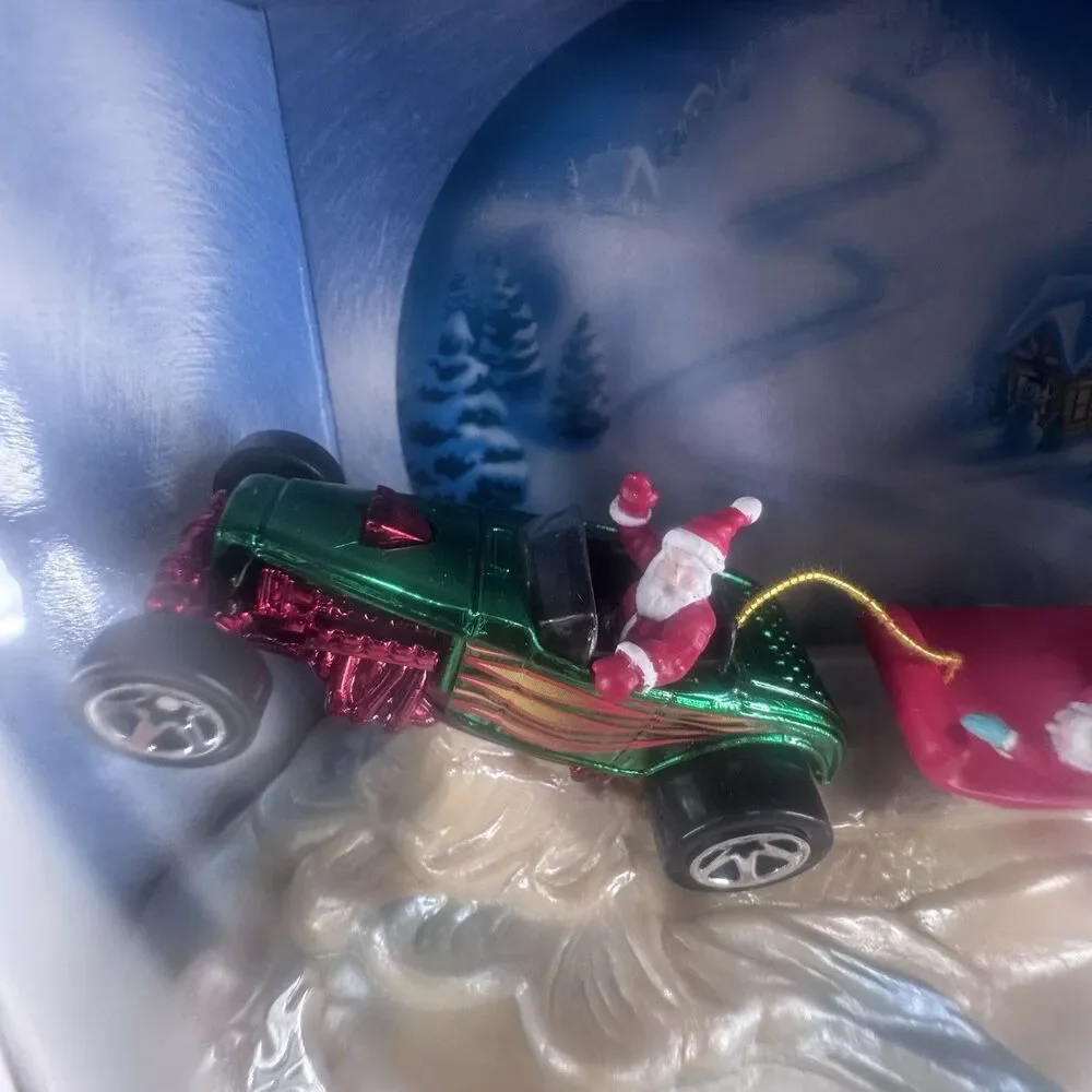 Holiday Hot Wheels Santa's New Toy 2001 Seasonal Diecast  Stocking Stuffer New